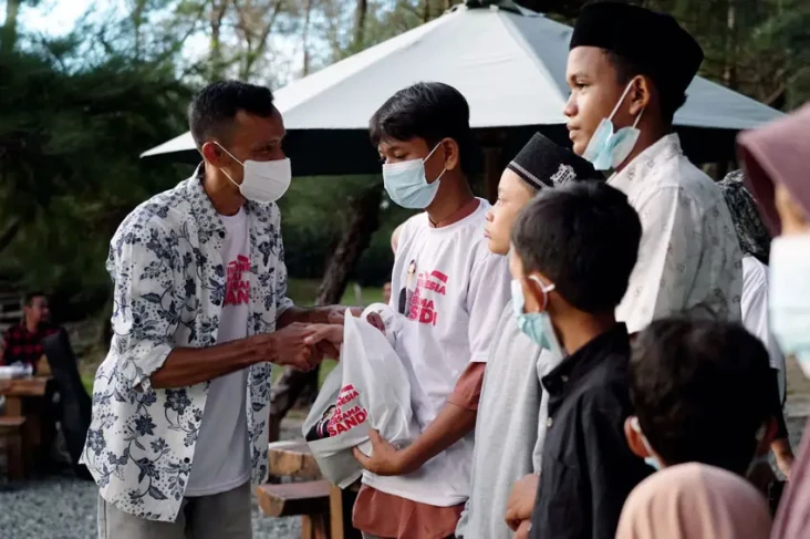Arus Dukungan untuk...