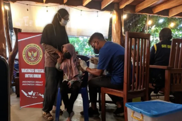 Binda Papua Gelar Vaksinasi...