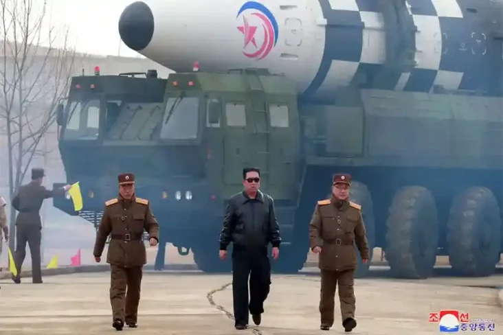 Jong-un Dilaporkan Hadiri...