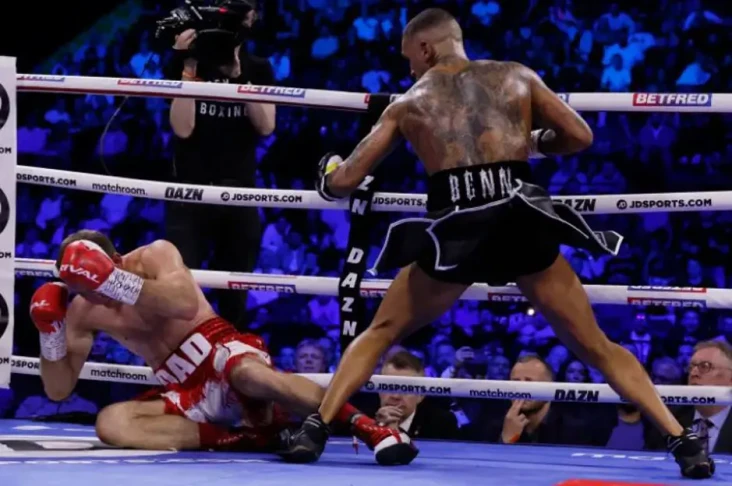 Petinju Raja KO Conor...