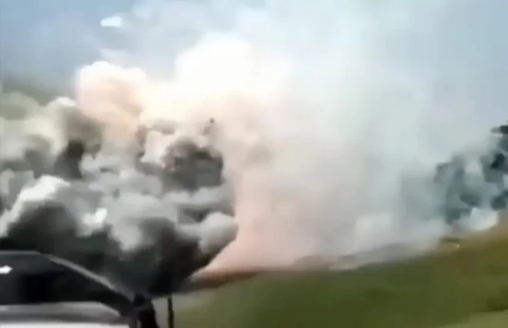 Polisi Ledakkan Petasan...