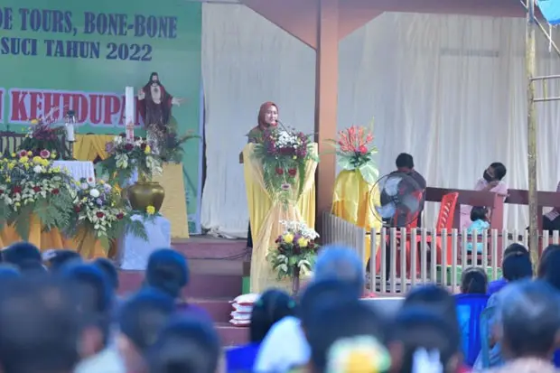 Hadiri Perayaan Paskah,...