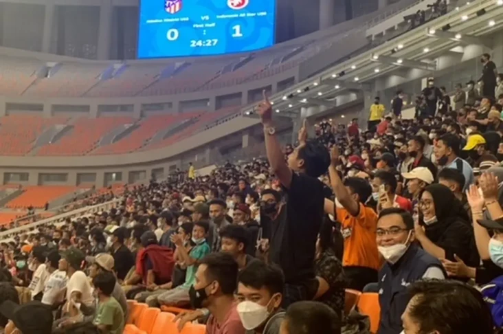 Nyanyikan Garuda di...