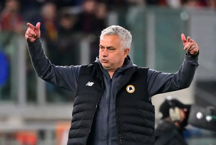 Jelang Napoli vs Roma:...