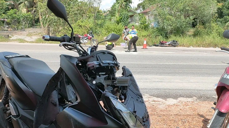 Ragu Menyeberang Jalan,...