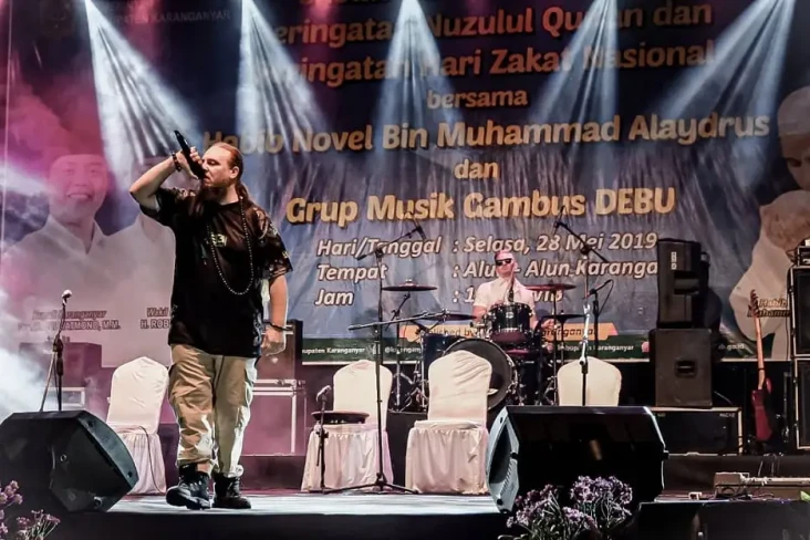 Rombongan Grup Musik...