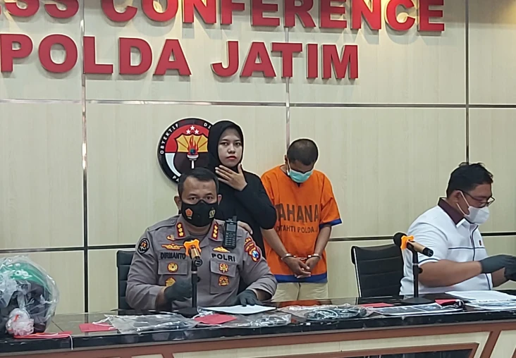 Sebelum Membunuh, Ayah...