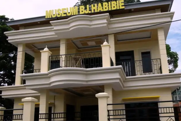 Museum BJ Habibie Kota...
