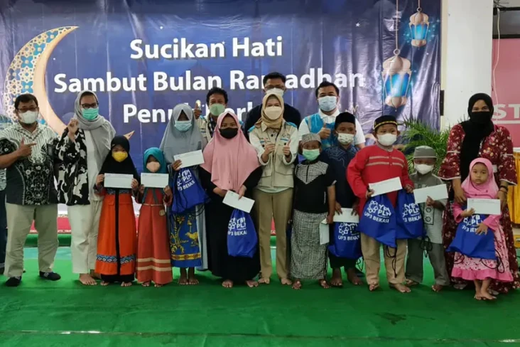 YBM PLN Bekasi Salurkan...
