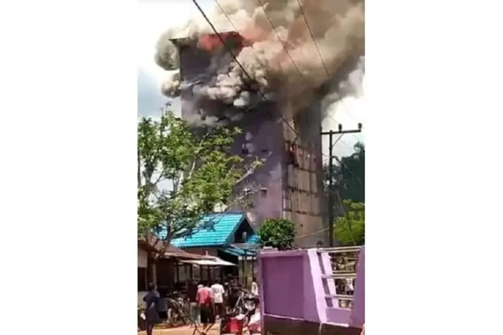 Bangunan Sarang Walet...