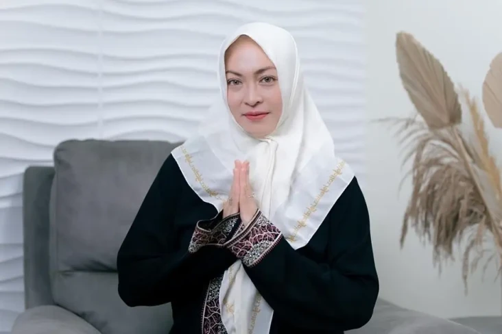 Sembunyikan Hijab dari...