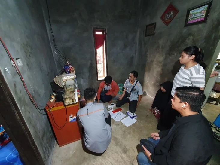 Pos Indonesia Salurkan...