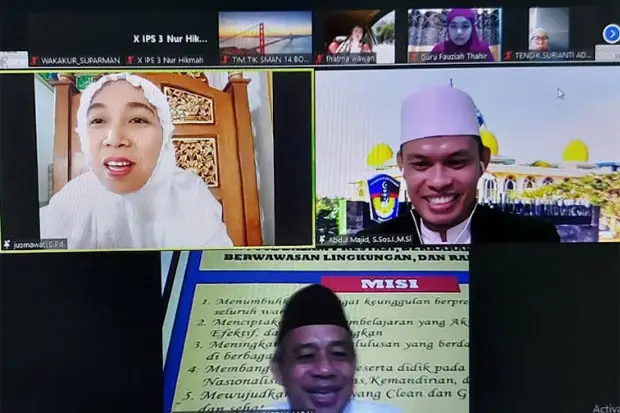 Fakultas Sastra UMI...