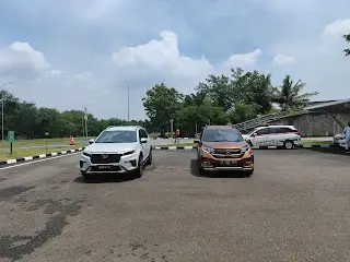 Perbandingan Antara...