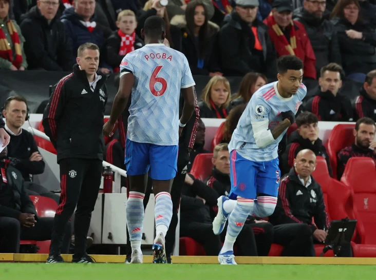 Paul Pogba Dirawat,...