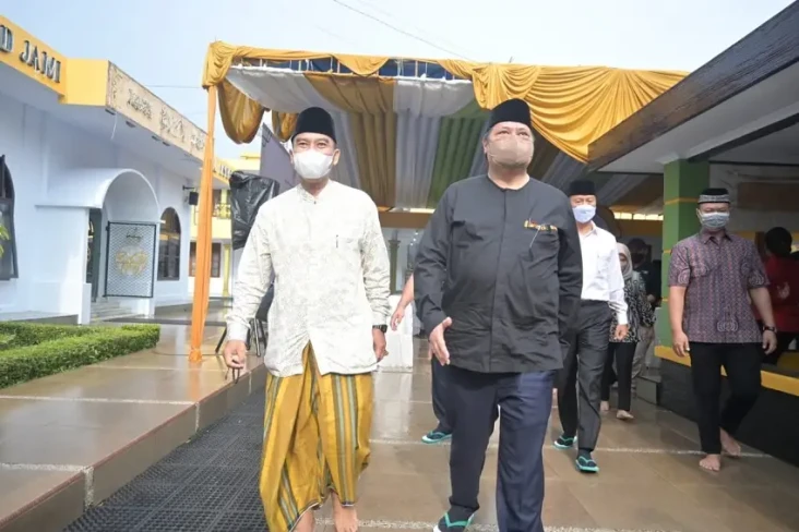 Airlangga Dorong Pesantren...