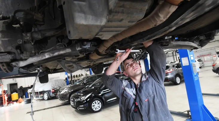 Biaya Servis Mobil di...