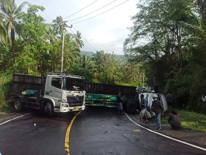 Tragis! Kontainer Jatuh...