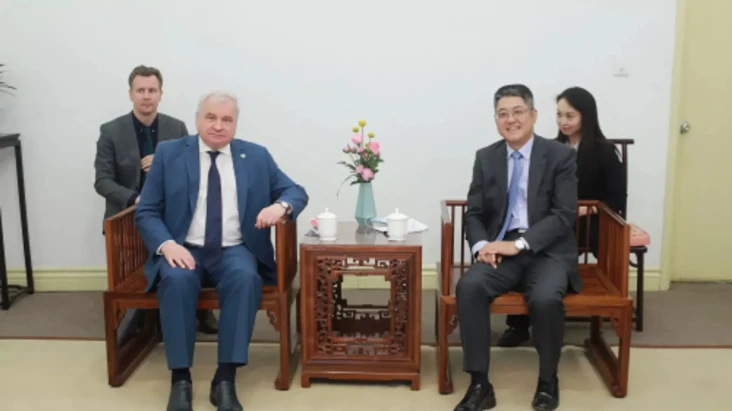 China Perkuat Hubungan...