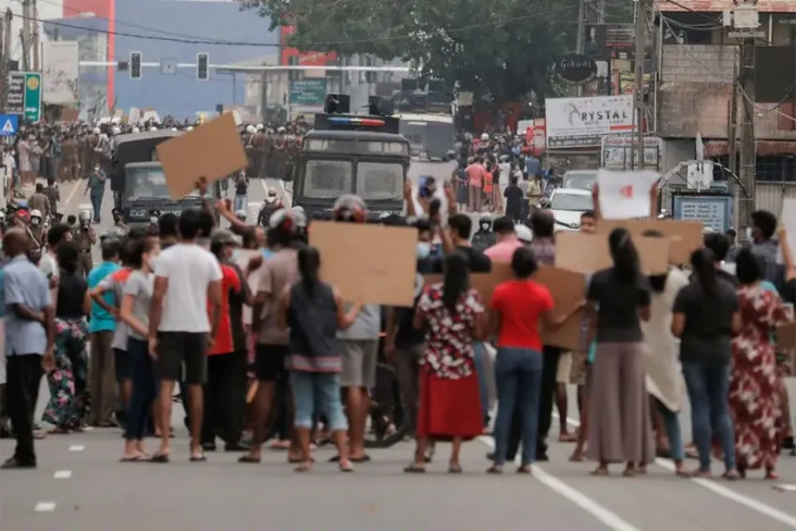 Polisi Sri Lanka Tembak...