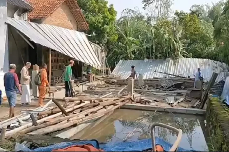 Hujan Lebat dan Angin...