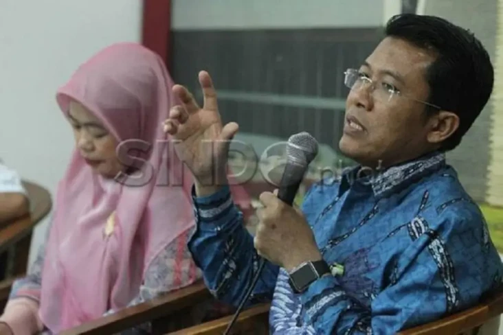 Anggota Komisi XI DPR...