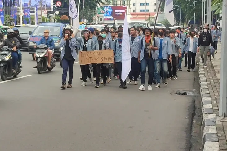 Jelang Sore, Mahasiswa...