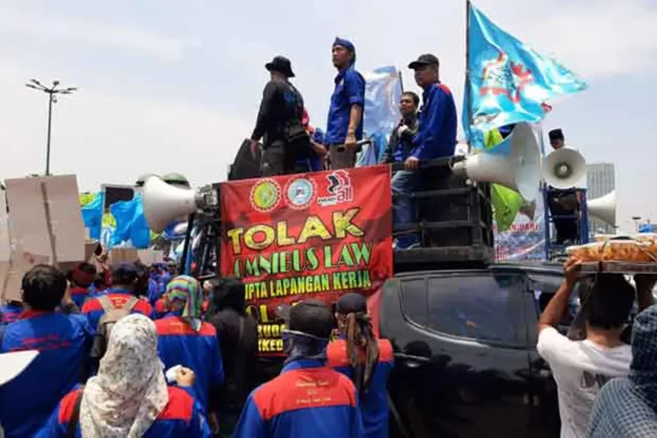 Ribuan Buruh Akan Gelar...