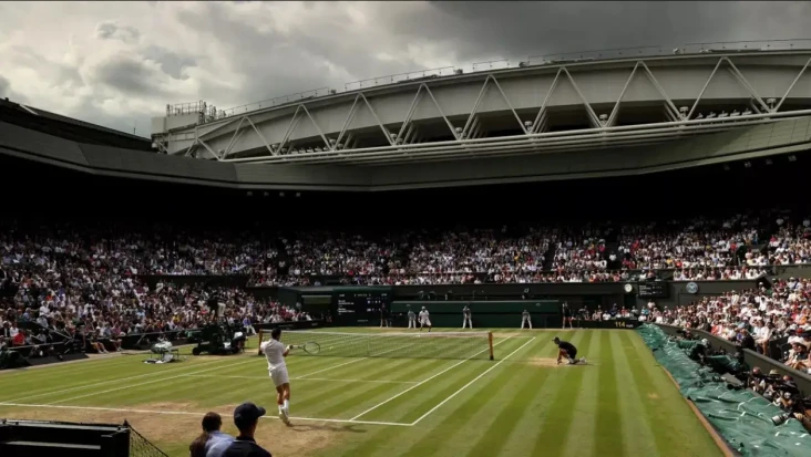 Wimbledon Larang Petenis...