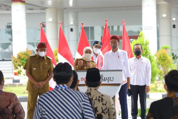 Bandara Trunojoyo Diresmikan...