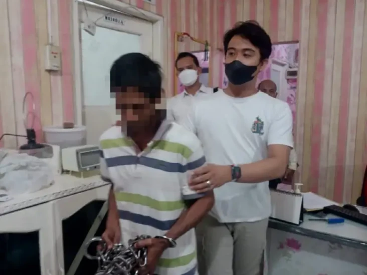 Ditinggal Istri ke Pasar,...