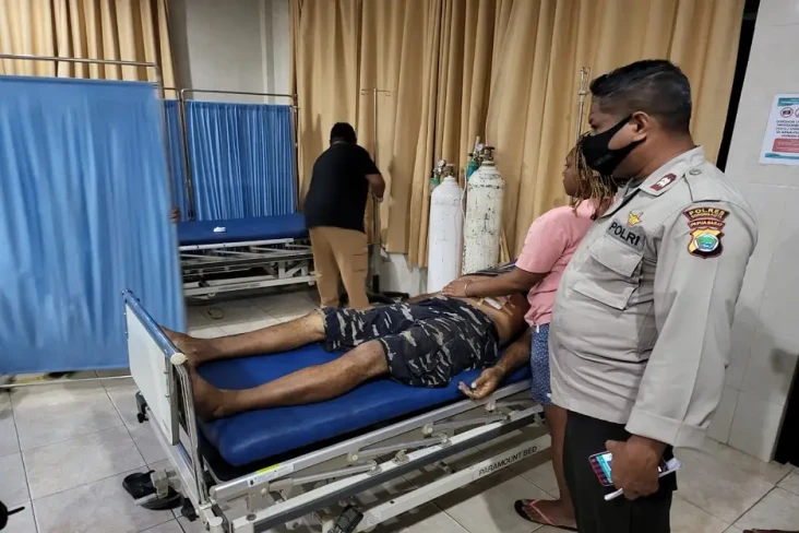 Sadis! Ponakan Tancapkan...