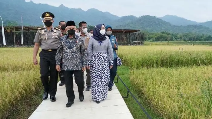 Blusukan ke Magelang,...