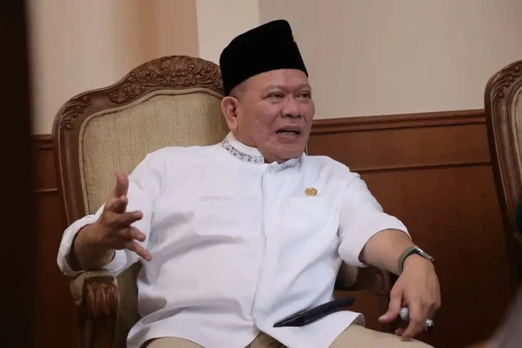 Jokowi Larang Ekspor...