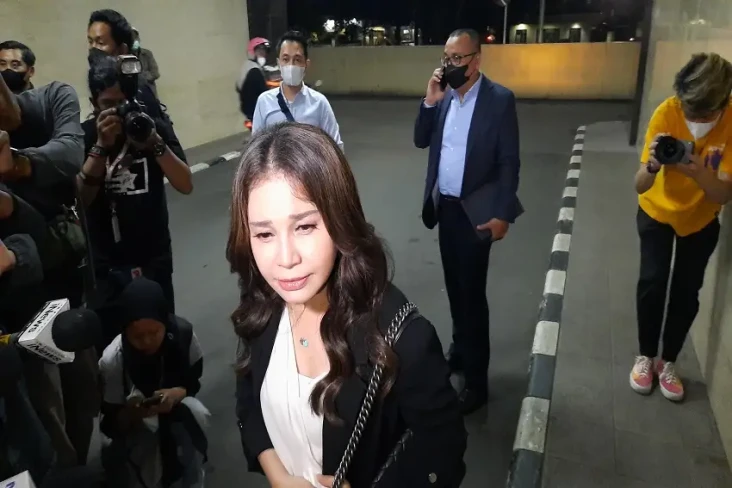 Pimpinan DPR Sayangkan...