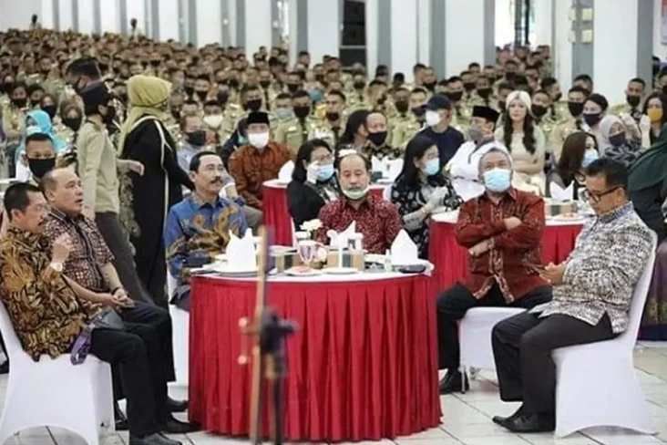 Tamu Halalbihalal Lebih...