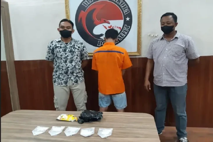 Simpan Sabu Seberat...