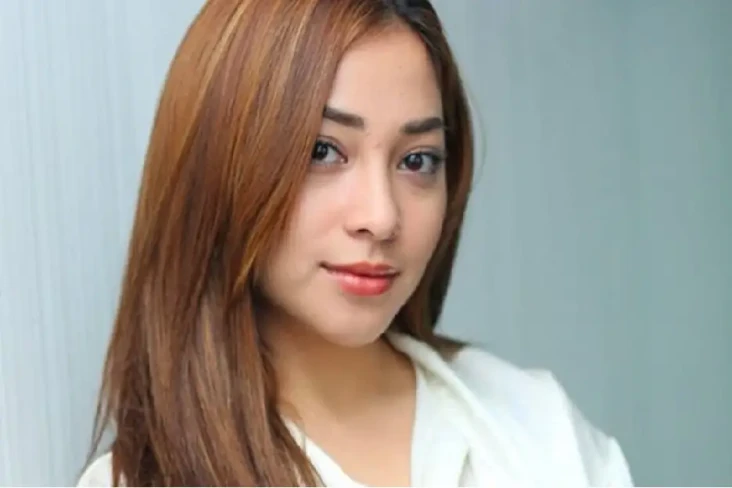 Sederet Artis Ternama...