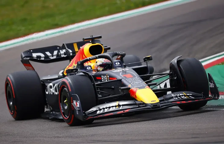 Verstappen Rebut Kemenangan...
