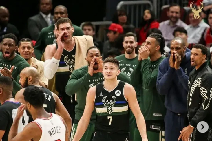 Hasil Playoff NBA 2022:...