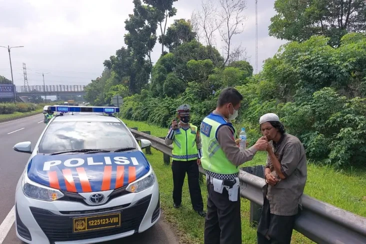 Penampakan ODGJ Berkeliaran...