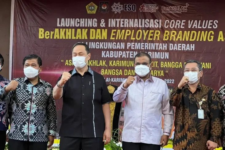 Perdana se-Indonesia,...