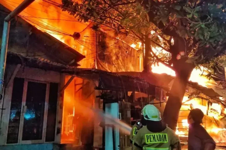 Rumah di Pasar Gembrong...