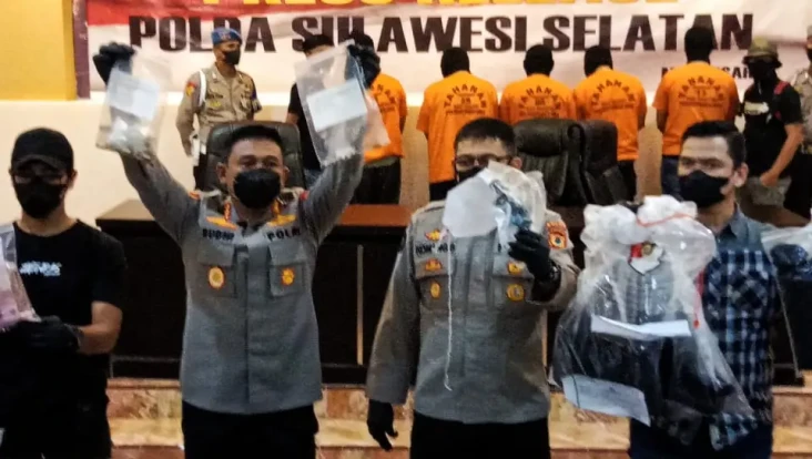 Pistol untuk Mengeksekusi...