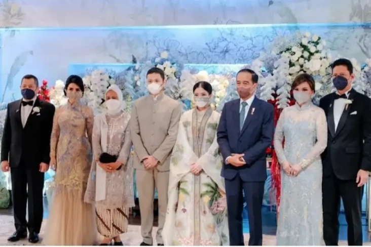 Menjadi Saksi Pernikahan...