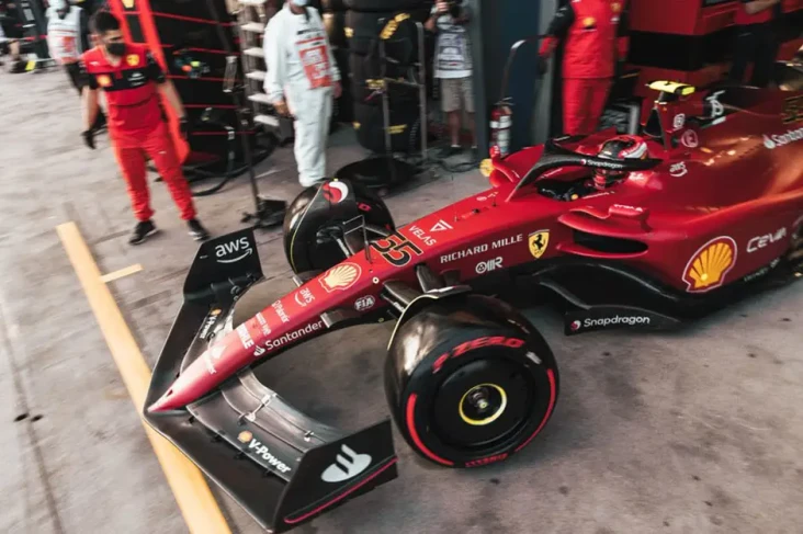 Carlos Sainz Desak Tim...