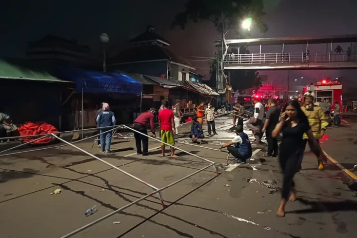 Tenda Darurat untuk...