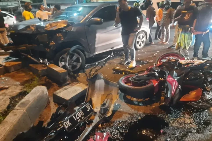 Mobil Vs Motor di Jimbaran...