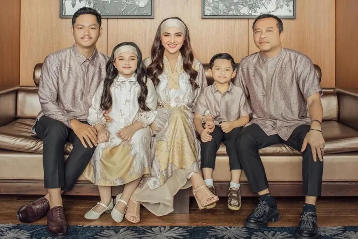 Ashanty Boyong Keluarga...
