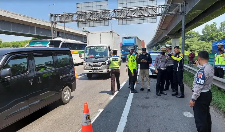 Ganjil Genap Tol Cikampek...
